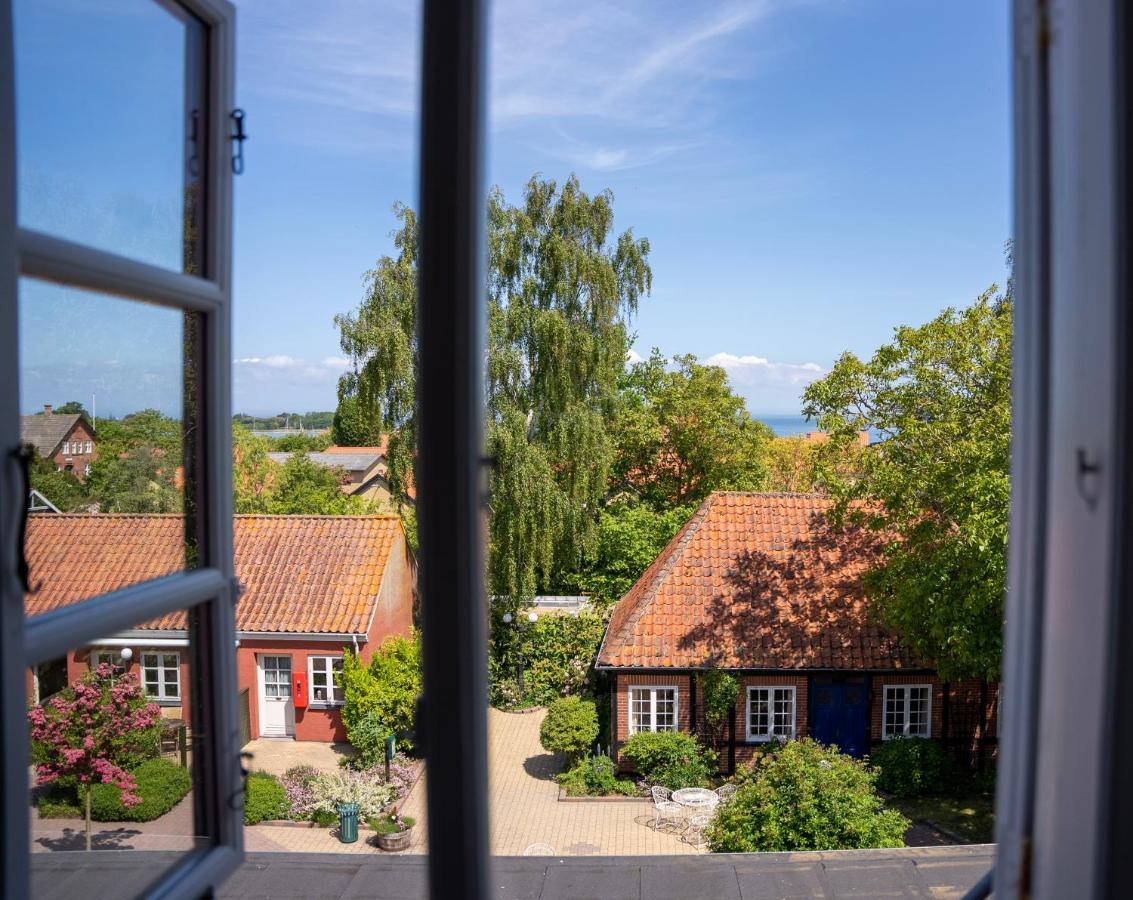 Hotel Aerohus Ærøskøbing エクステリア 写真